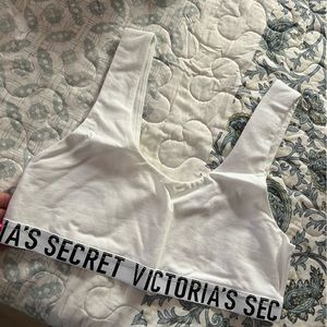 BRAND NEW Victoria Secret Sport Bra